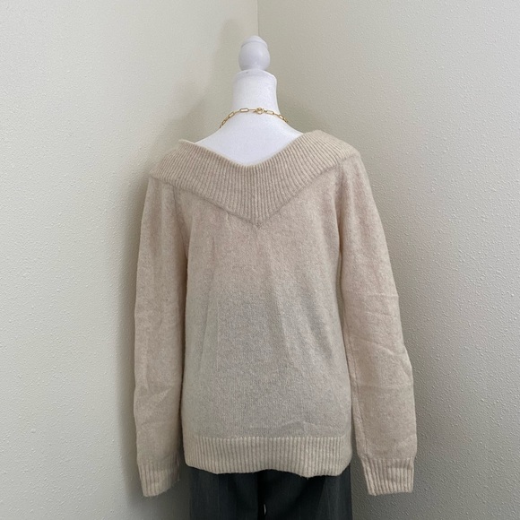 H&M Tan V-neck Sweater - Picture 7 of 13